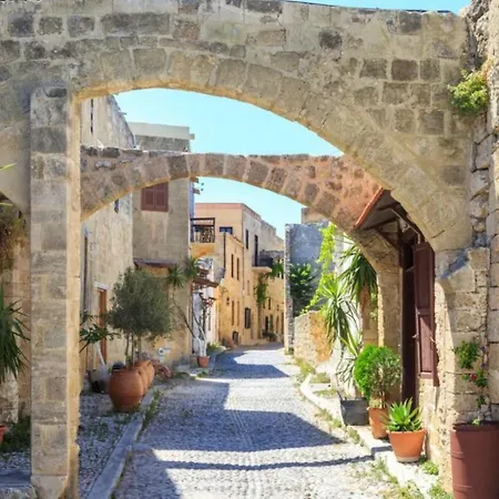 Dias Vilă Lachania