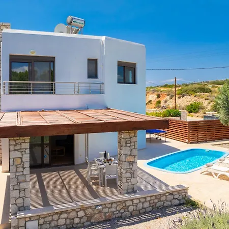 Dias Villa *